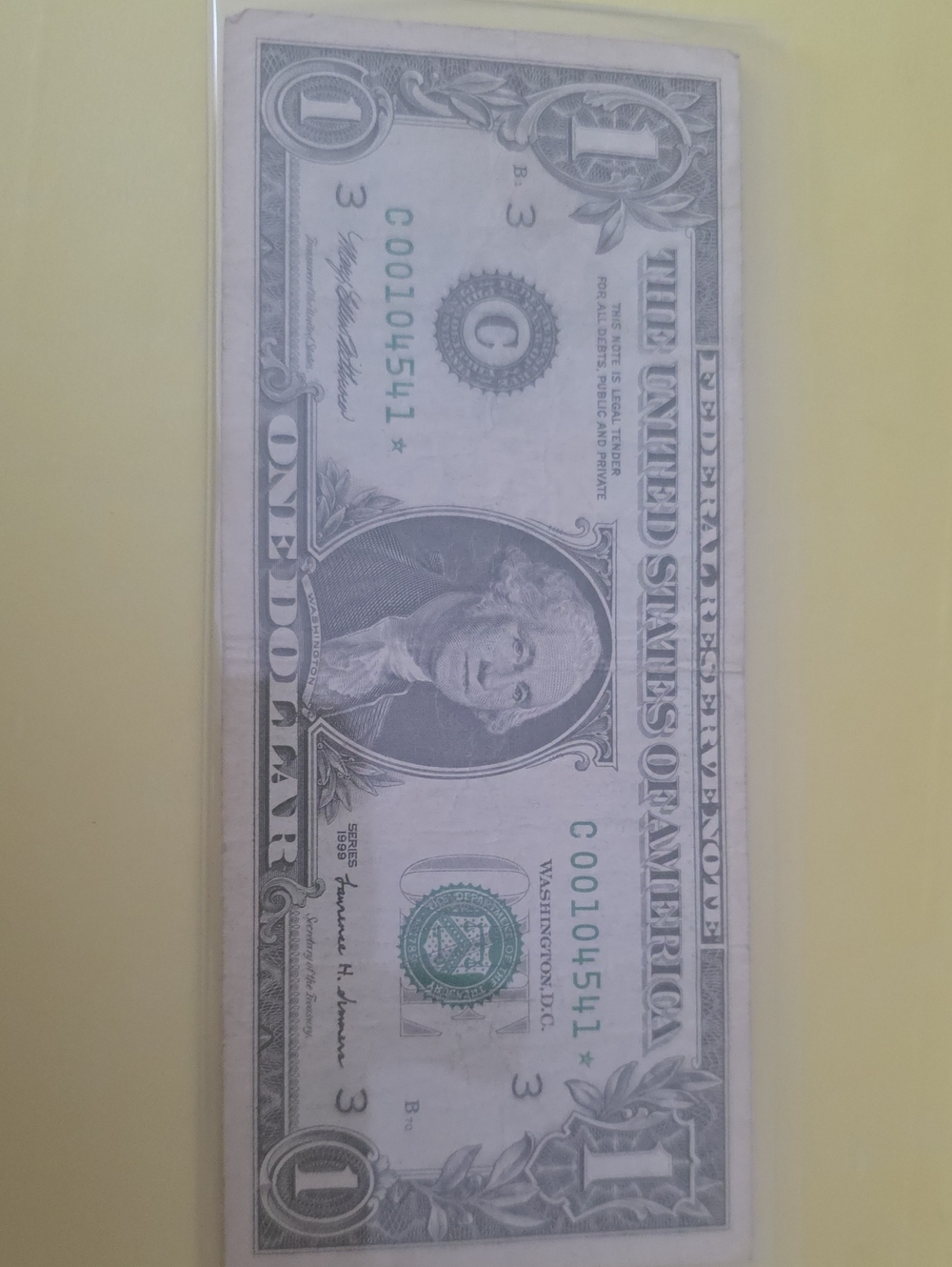 US One Dollar Bill - Green and White
